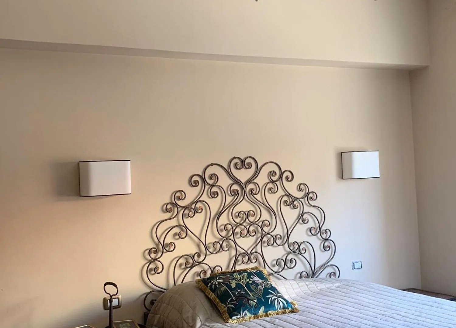 Central Luxury Rooms Olbia 0*,  Italia